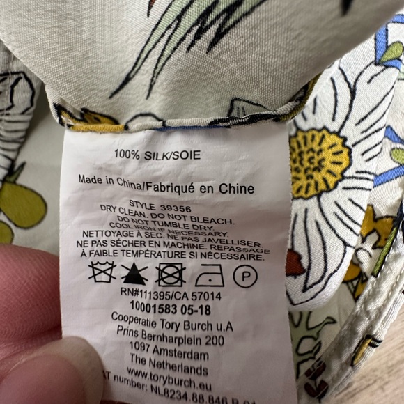 Tory Burch 100% Silk Novelty Print Top Blouse Size 0 - Picture 11 of 11